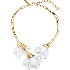 OSCAR DE LA RENTA white magnolia necklace